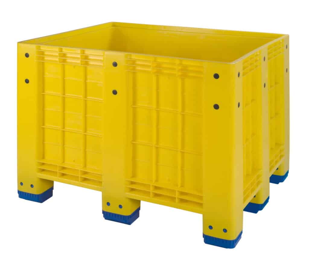 The photo shows a plastic box pallet with legs 