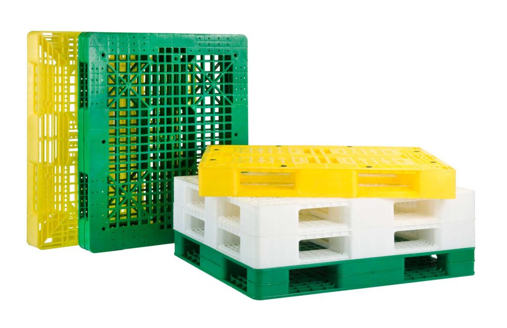 there are different sizes and colors of reversible plastic pallets 